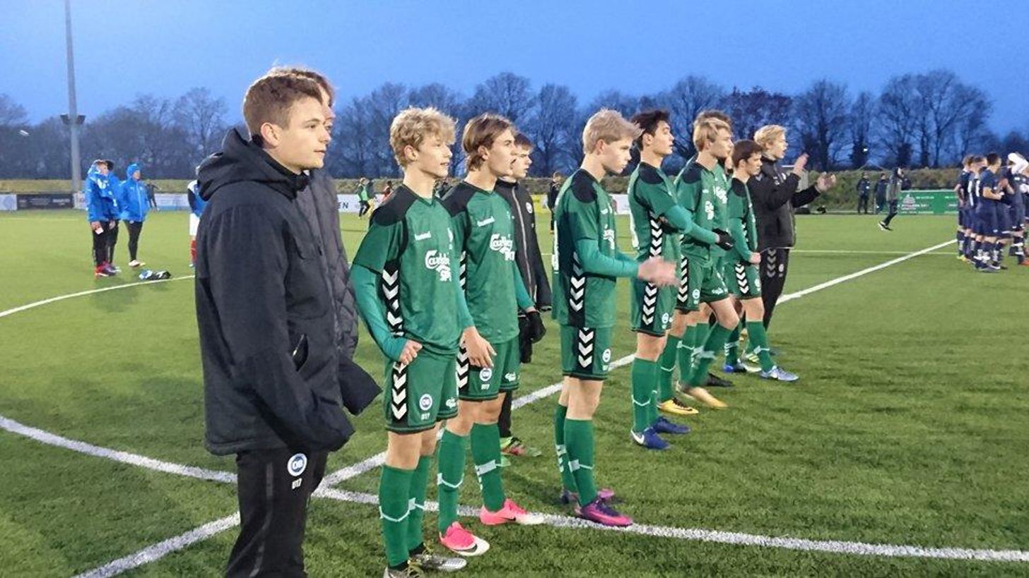
U17 bliver nummer to i gruppe B og er
klar til placeringskamp om 3-/4-plads
 