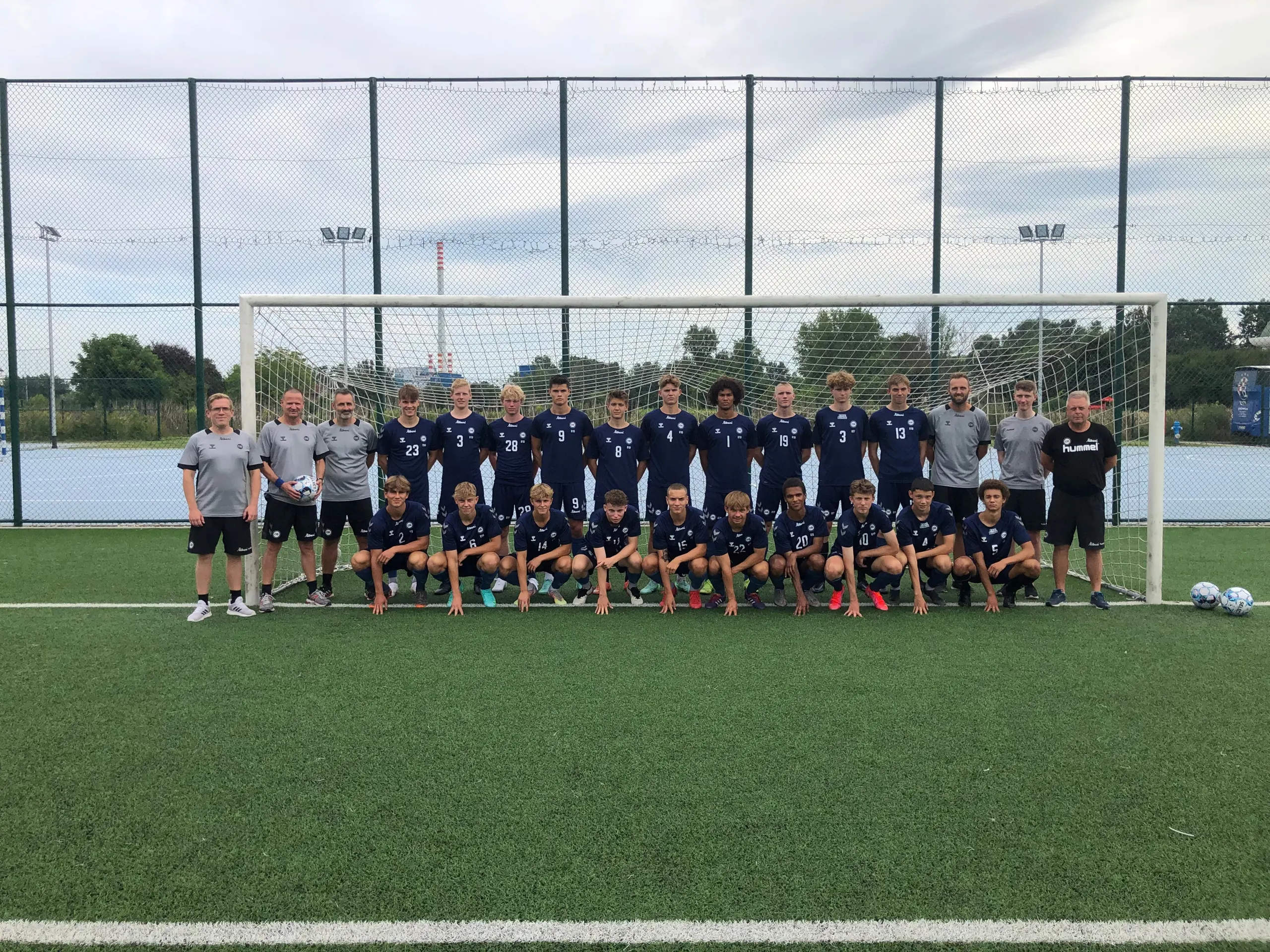 U19